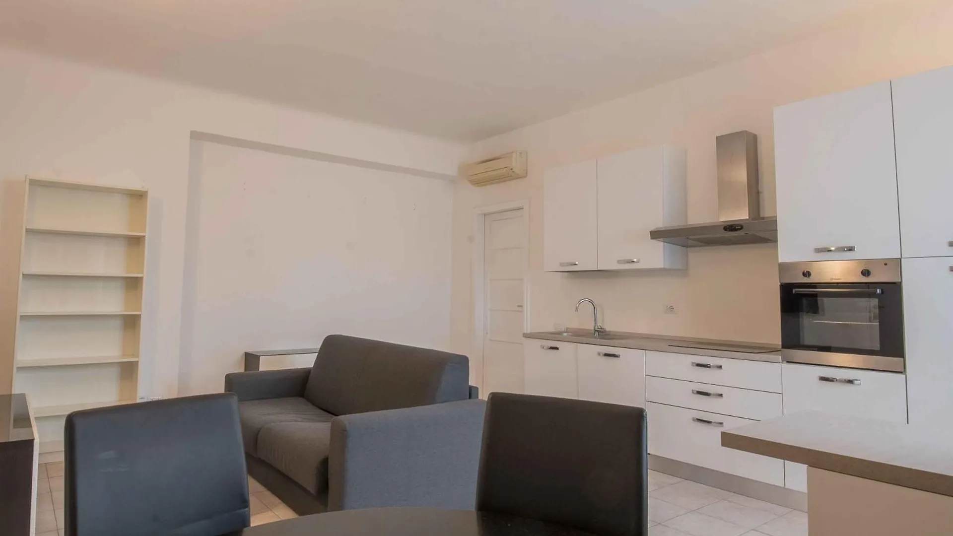 Apartment Appartme Venini 14C Milan