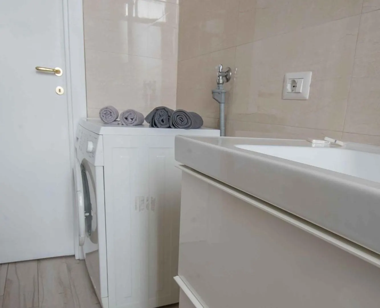 Apartment Appartme Venini 14C Milan Italy